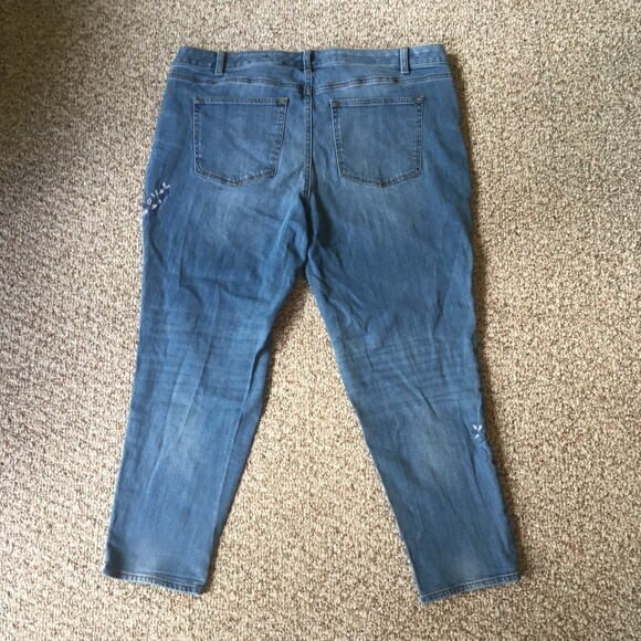 Talbots Flawless Girlfriend Jeans Size 16 16W Embroidered Cropped Denim Capris - Picture 6 of 12